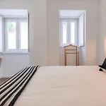 2Bdr Charming Apartment In Graca By Lovelystay