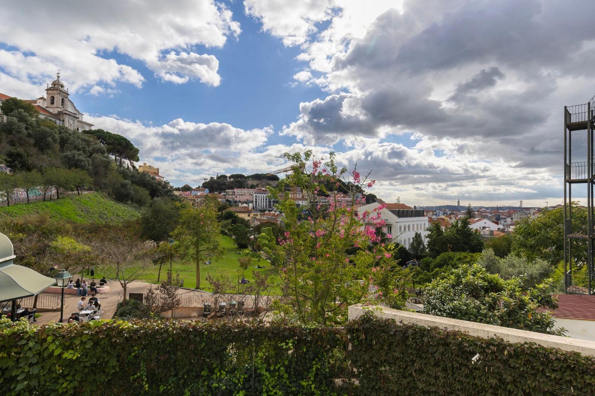 2bdr Charming In Graca By Lovelystay Apartment *