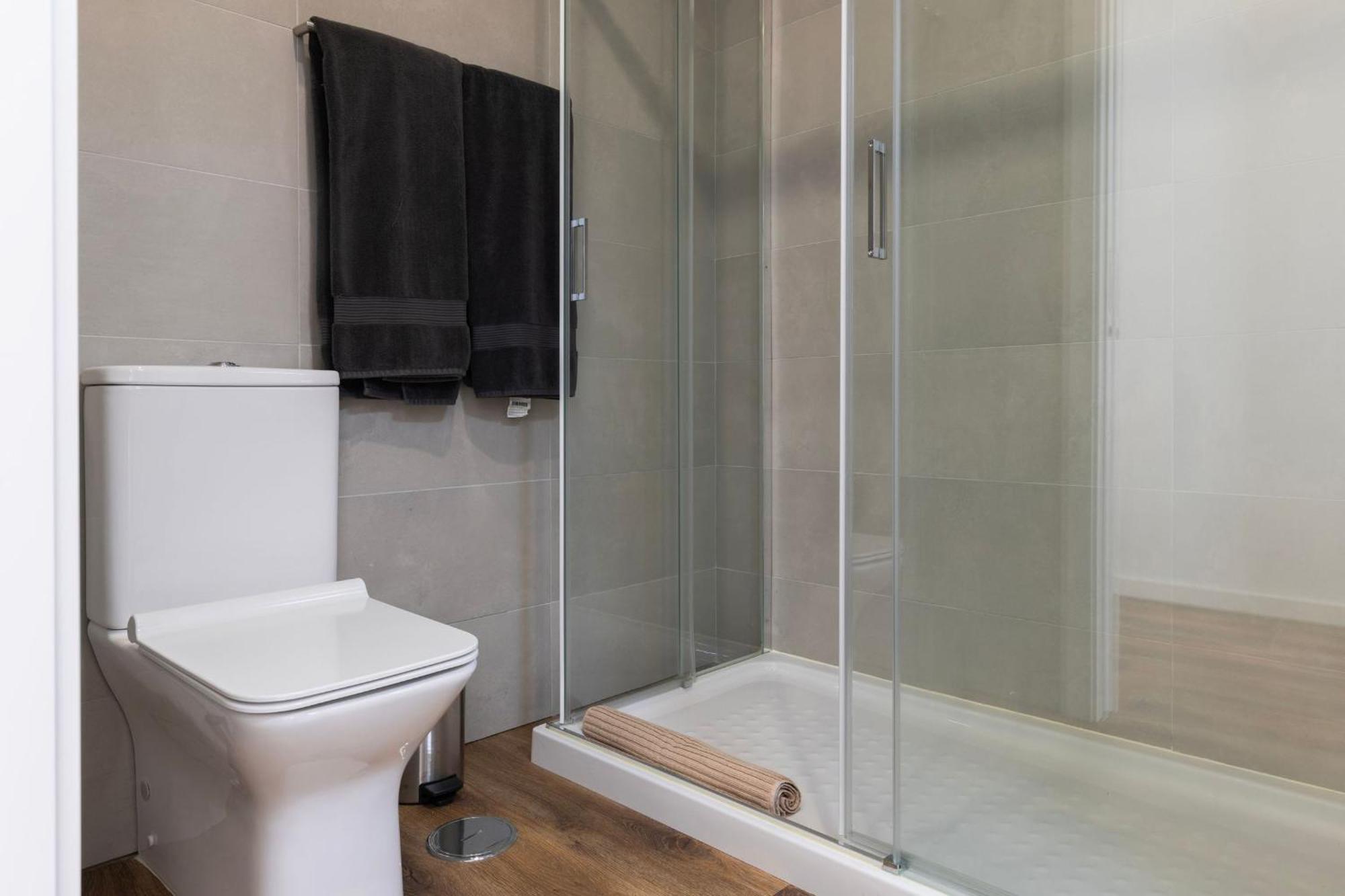 2bdr Charming In Graca By Lovelystay Lissabon