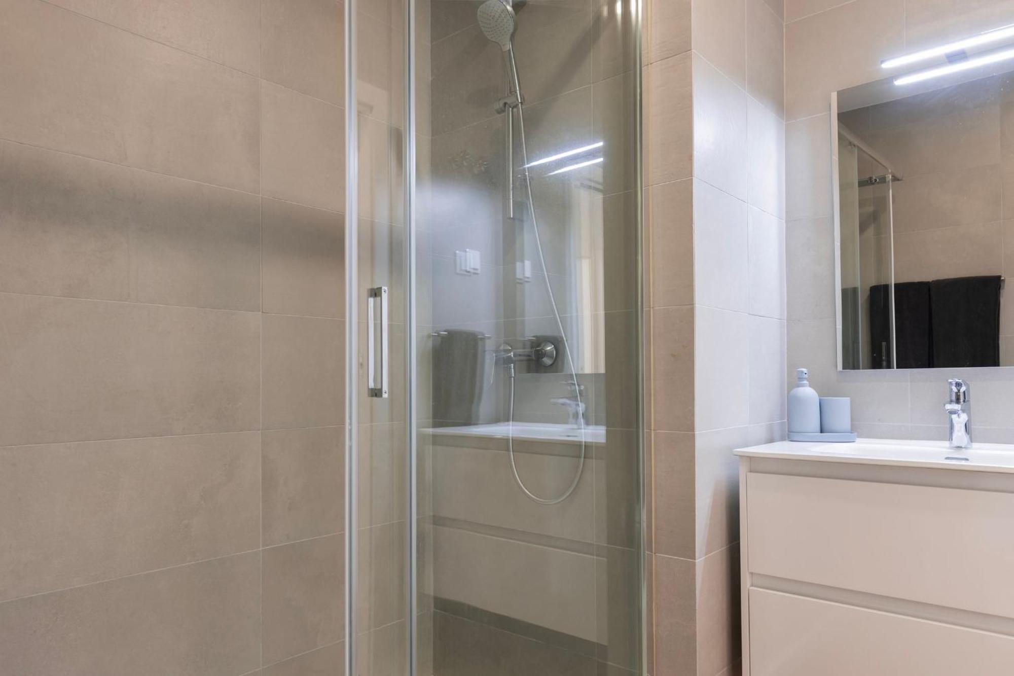 2bdr Charming In Graca By Lovelystay Apartment
