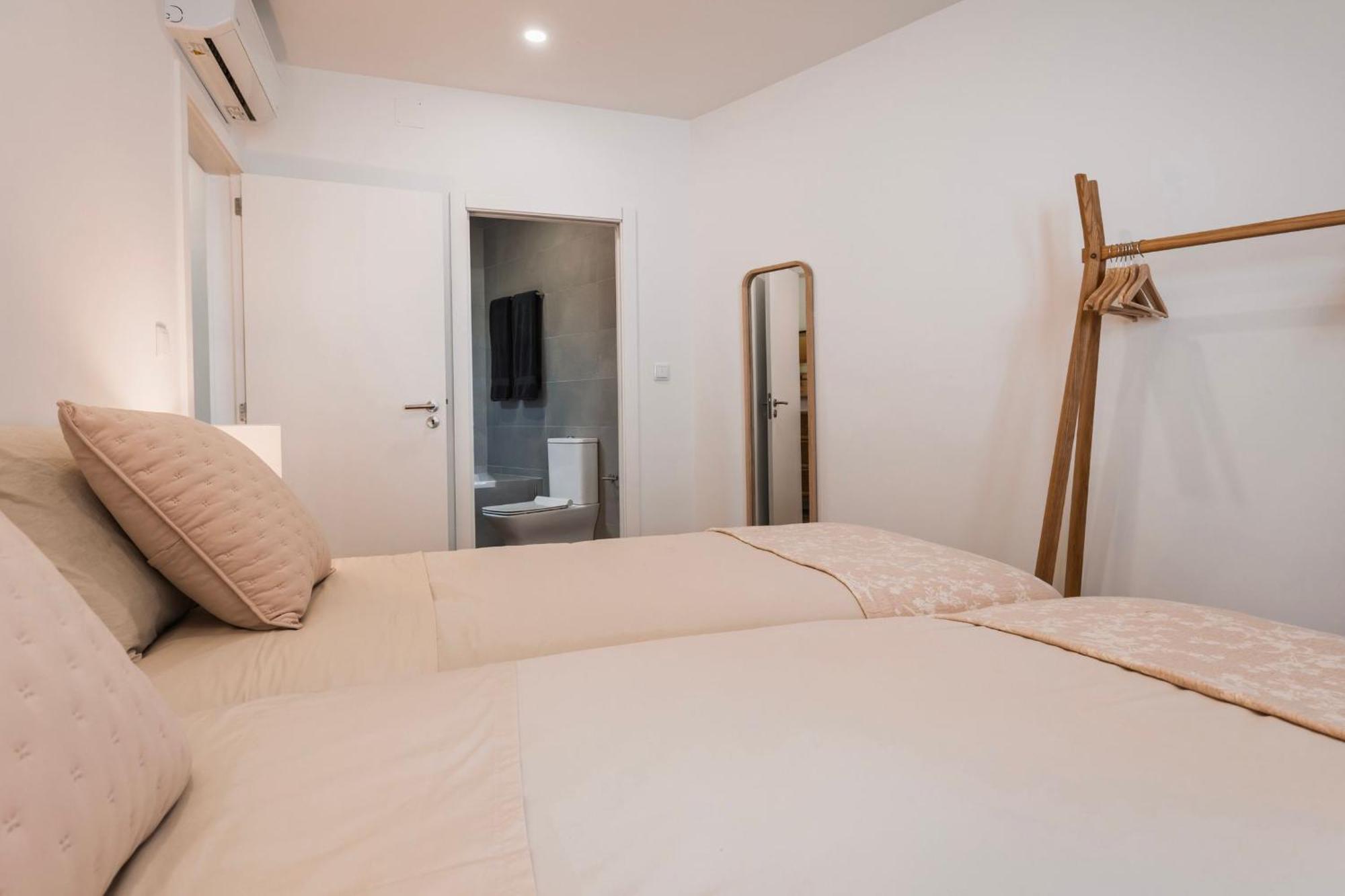 Apartment 2bdr Charming In Graca By Lovelystay *